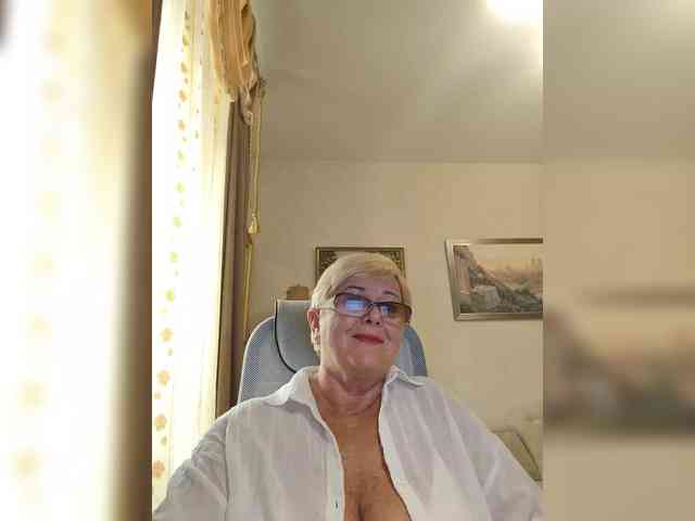 KarinkaSweet webcam