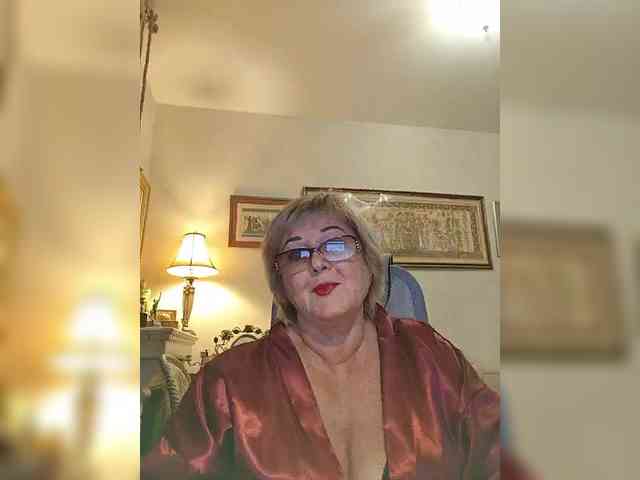 KarinkaSweet webcam