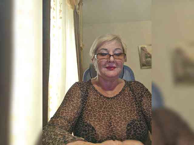 KarinkaSweet webcam