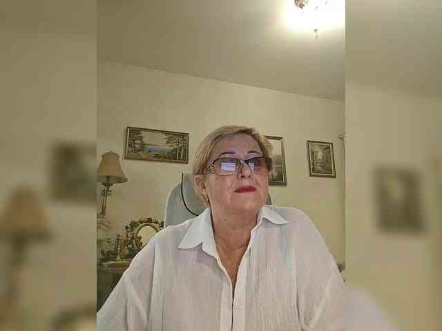 KarinkaSweet webcam