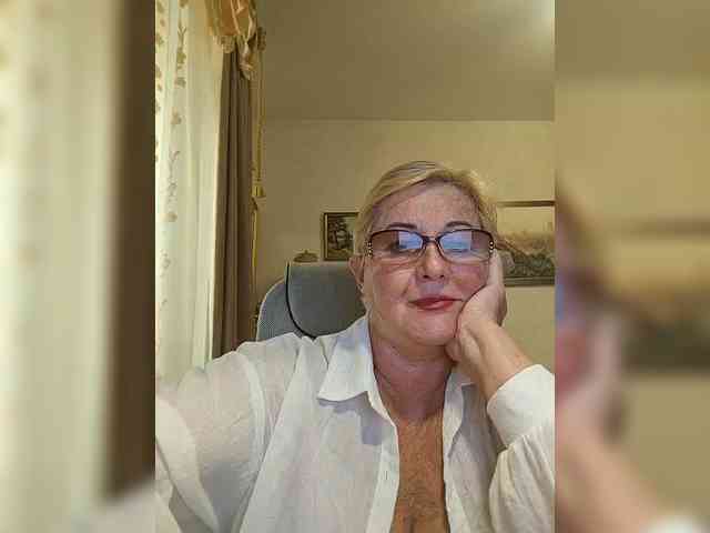 KarinkaSweet webcam
