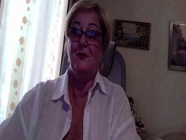 KarinkaSweet webcam