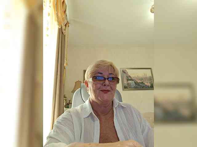 KarinkaSweet webcam