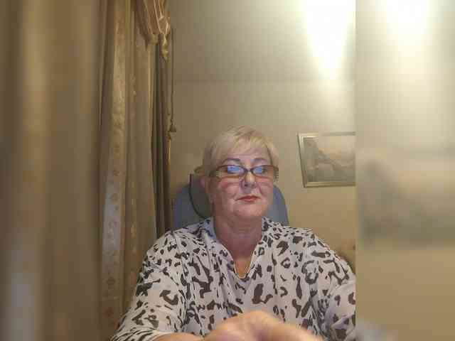 KarinkaSweet webcam