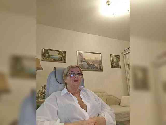 KarinkaSweet webcam