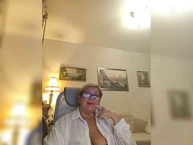 KarinkaSweet webcam