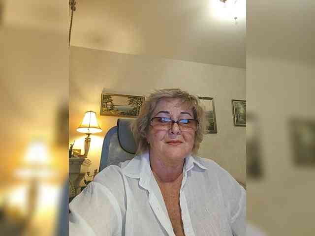 KarinkaSweet webcam