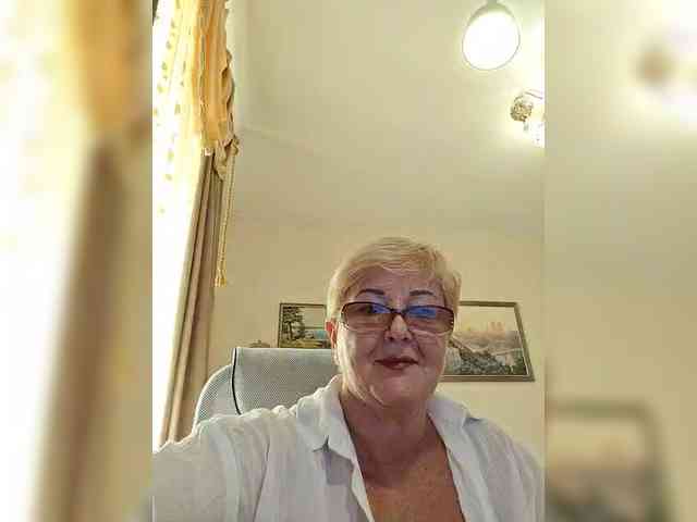 KarinkaSweet webcam