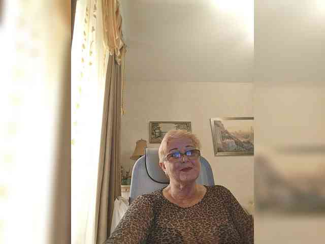 KarinkaSweet webcam