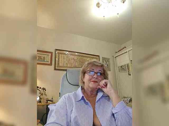 KarinkaSweet webcam