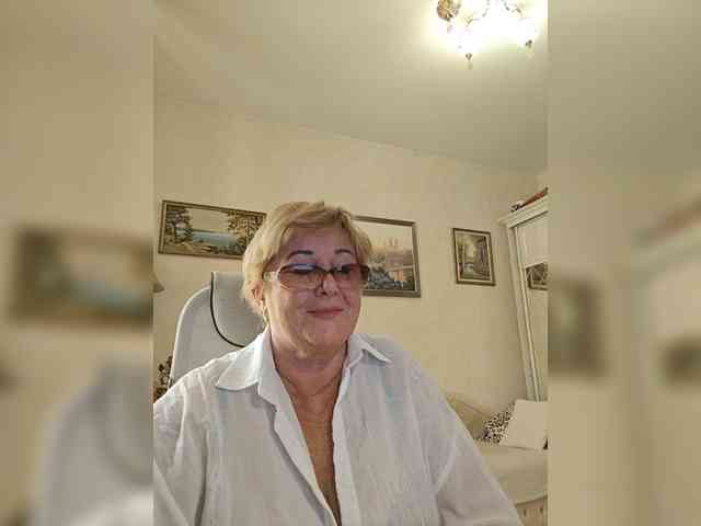 KarinkaSweet webcam