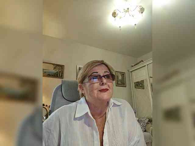 KarinkaSweet webcam