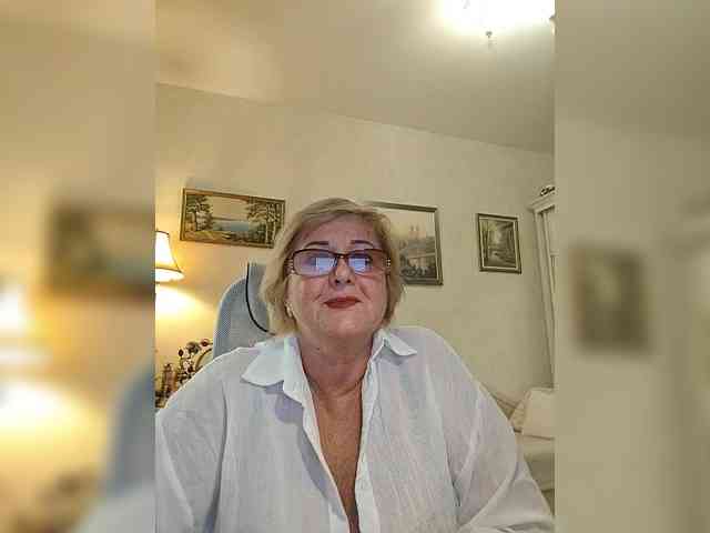 KarinkaSweet webcam