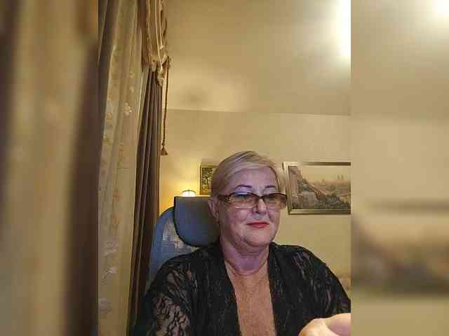 KarinkaSweet webcam