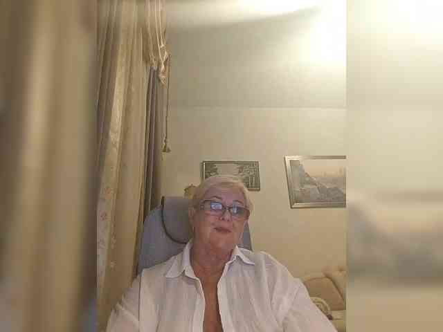 KarinkaSweet webcam