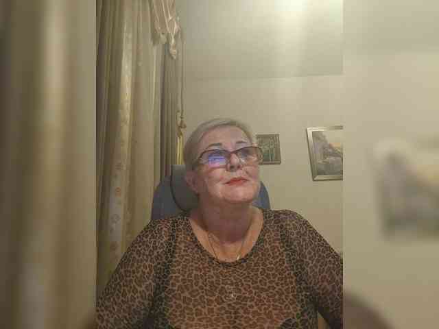 KarinkaSweet webcam
