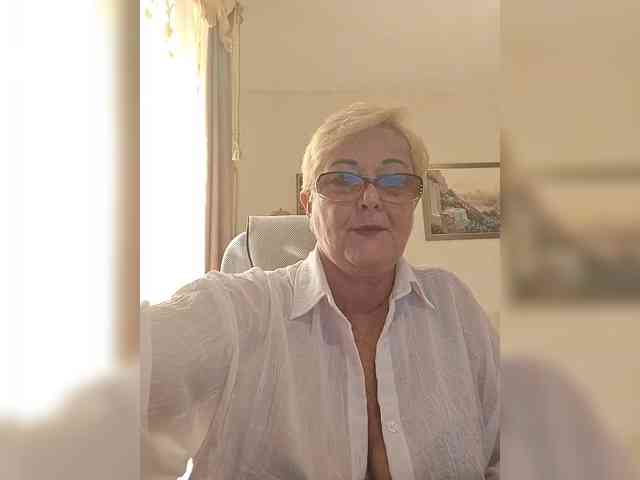 KarinkaSweet webcam