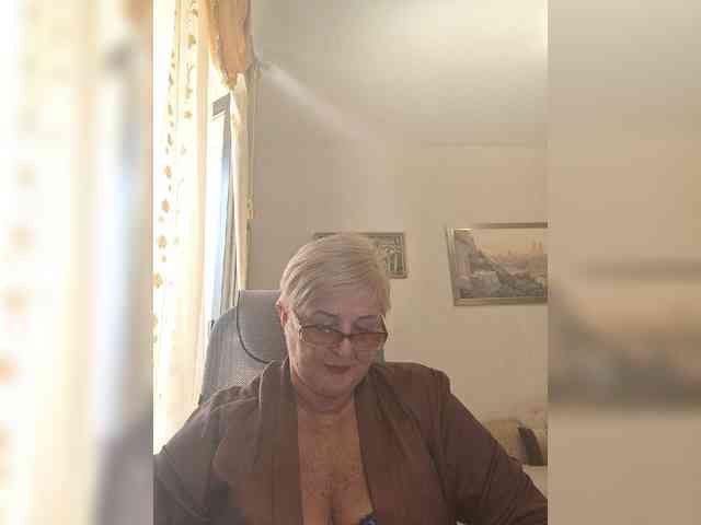 KarinkaSweet webcam