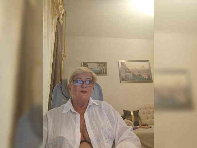 KarinkaSweet webcam