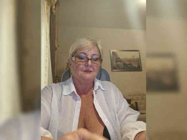 KarinkaSweet webcam