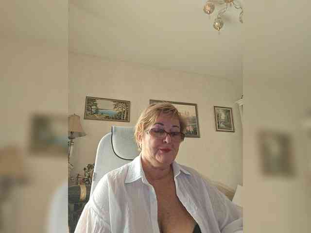 KarinkaSweet webcam