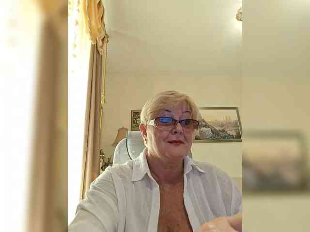 KarinkaSweet webcam