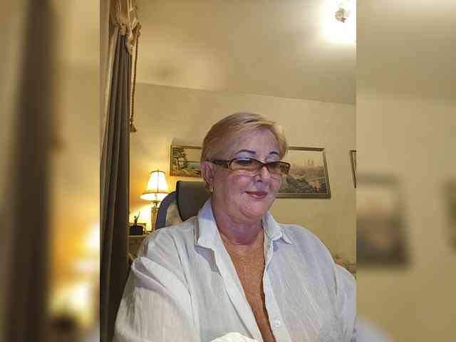 KarinkaSweet webcam