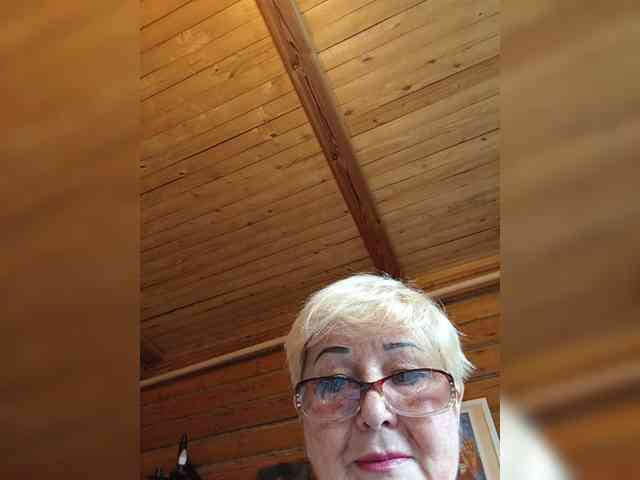 KarinkaSweet webcam