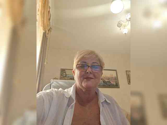 KarinkaSweet webcam