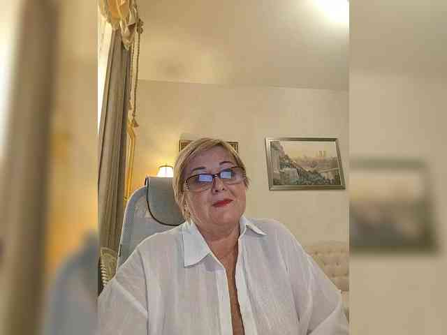 KarinkaSweet webcam