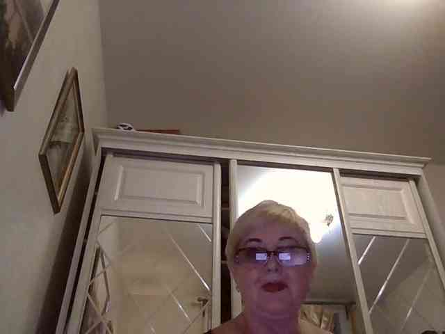 KarinkaSweet webcam