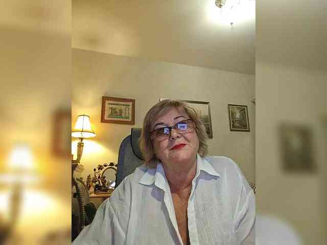KarinkaSweet webcam