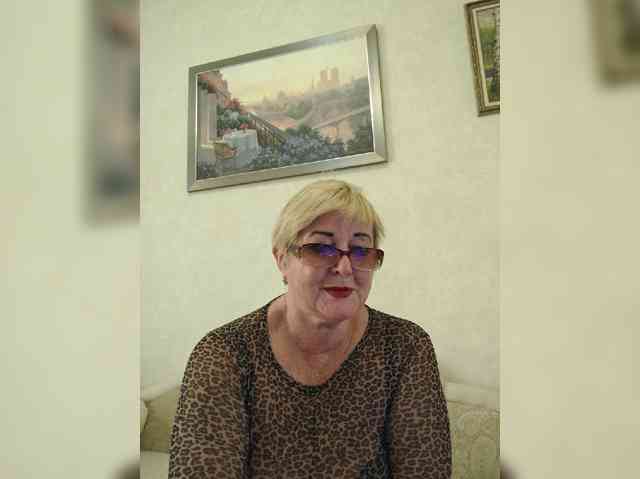KarinkaSweet webcam