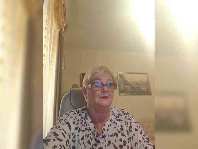 KarinkaSweet webcam