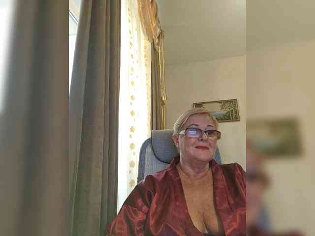 KarinkaSweet webcam