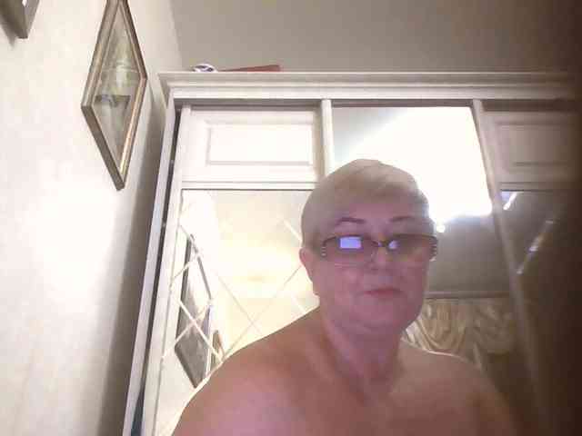 KarinkaSweet webcam