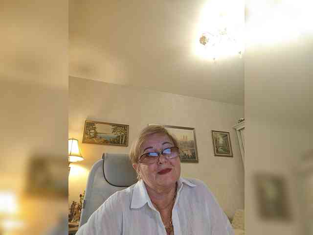 KarinkaSweet webcam