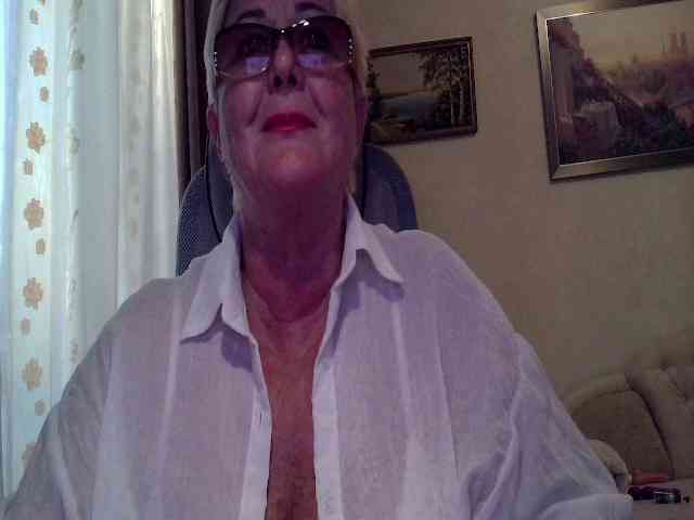 KarinkaSweet webcam