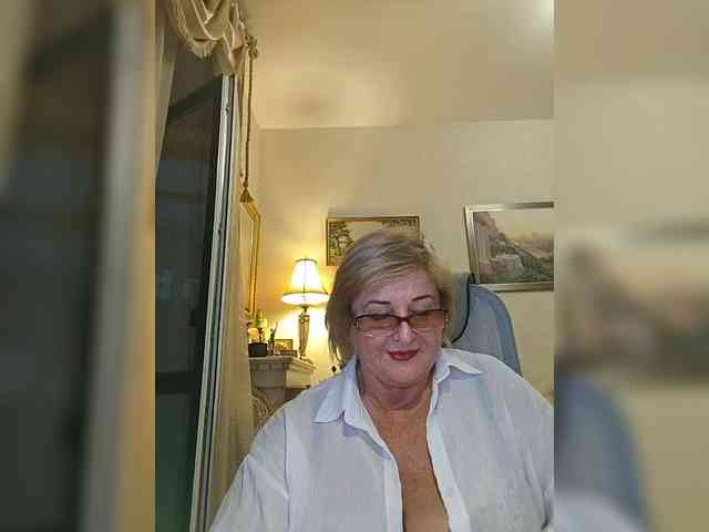 KarinkaSweet webcam