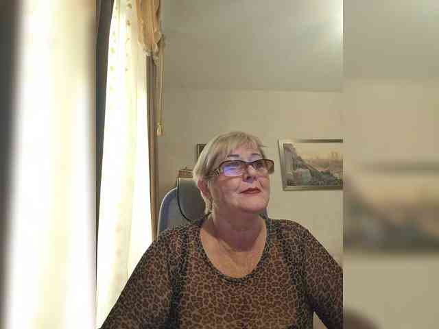 KarinkaSweet webcam