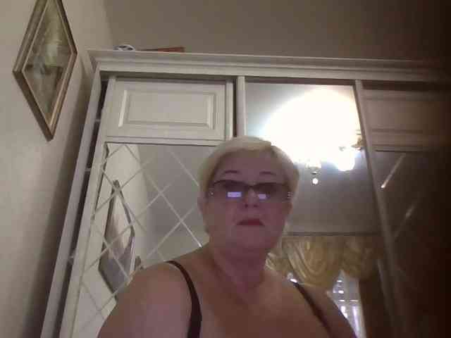 KarinkaSweet webcam