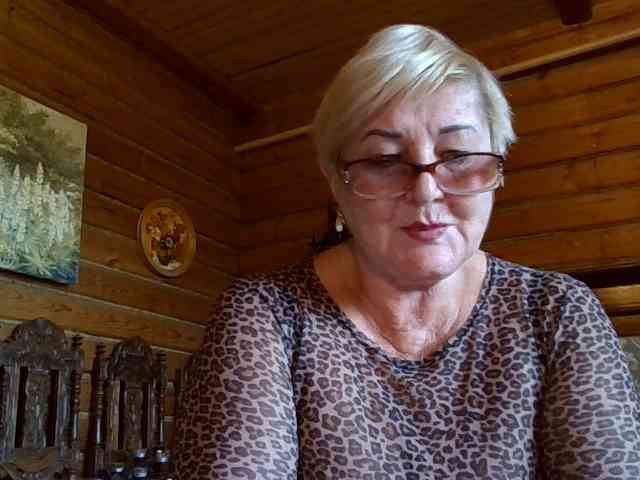 KarinkaSweet live female cam on bongacams