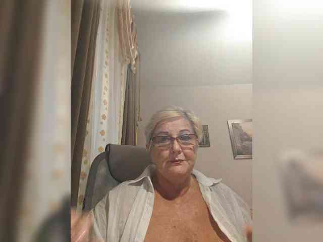 KarinkaSweet webcam