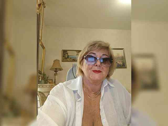 KarinkaSweet webcam