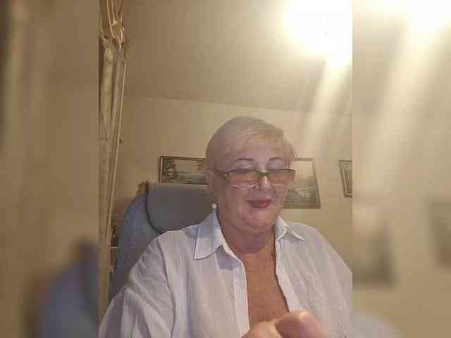 KarinkaSweet webcam