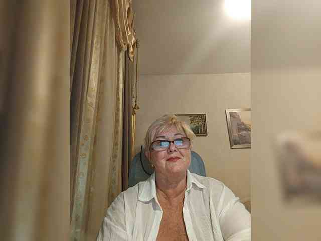 KarinkaSweet webcam