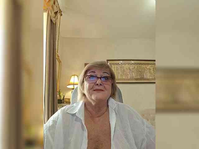 KarinkaSweet webcam