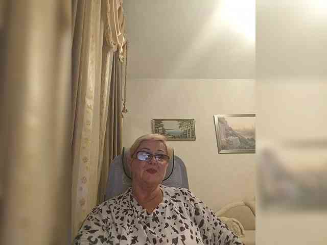 KarinkaSweet webcam