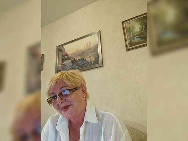 KarinkaSweet webcam