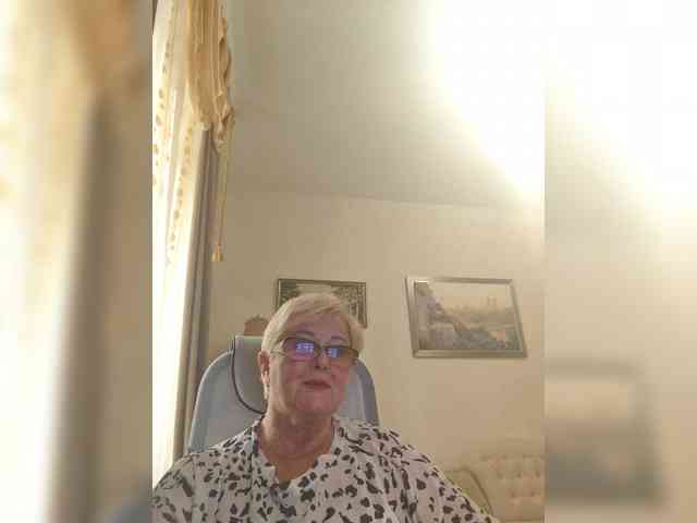 KarinkaSweet webcam